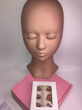 Load image into Gallery viewer, Mannequin Head with Removable Eyelids